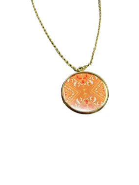 Trendy Embroidery Pattern Pendant Gold Necklace